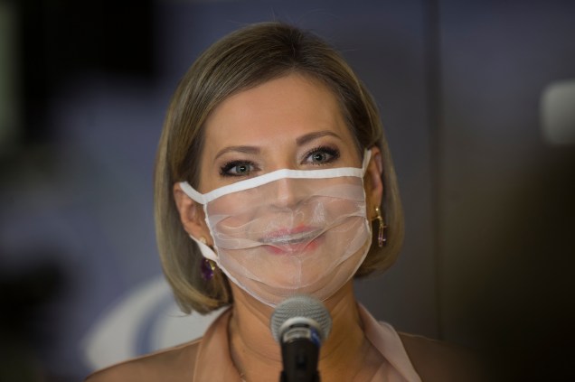 Joice Hasselmann (PSL) durante sua chegada ao primeiro debate eleitoral para a prefeitura de São Paulo -
