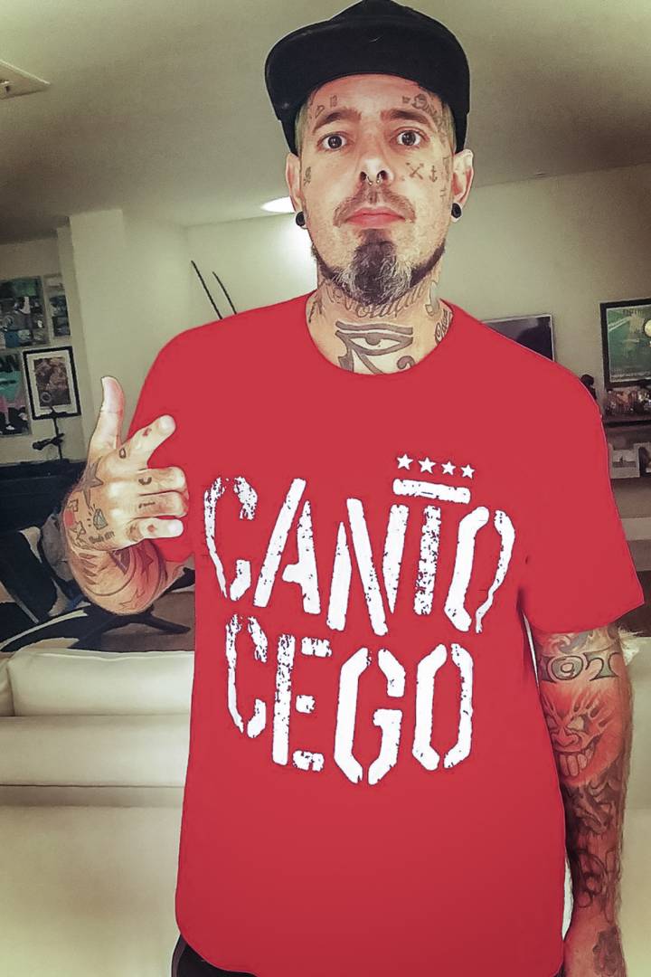 Tico Santa Cruz relata perda de seguidores ao postar foto em terreiro de  Candomblé