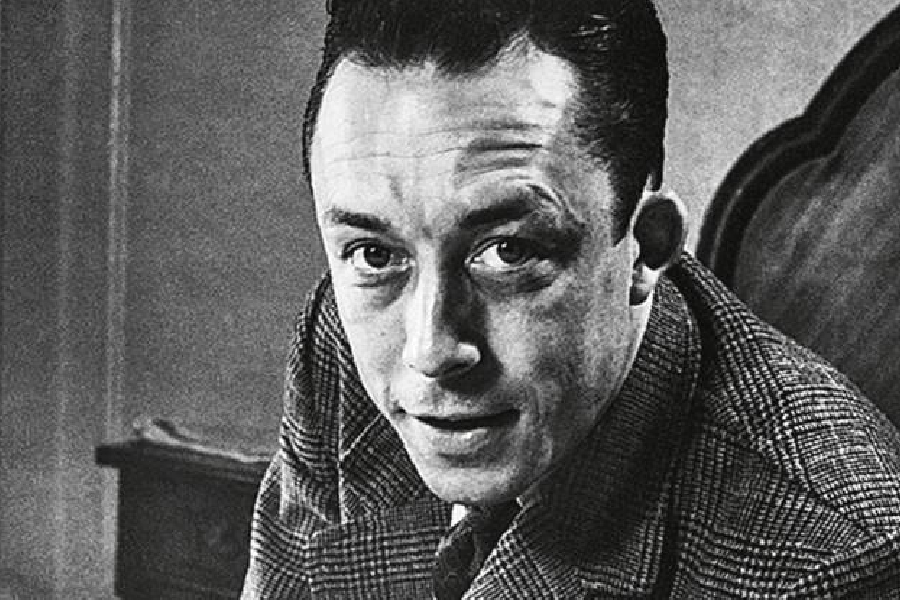 O escritor franco-argelino Albert Camus
