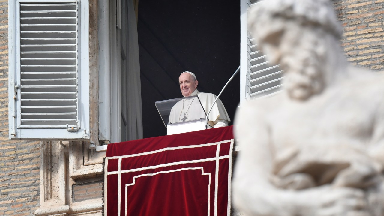 Papa Francisco durante cerimônia na Praça São Pedro, Vaticano.