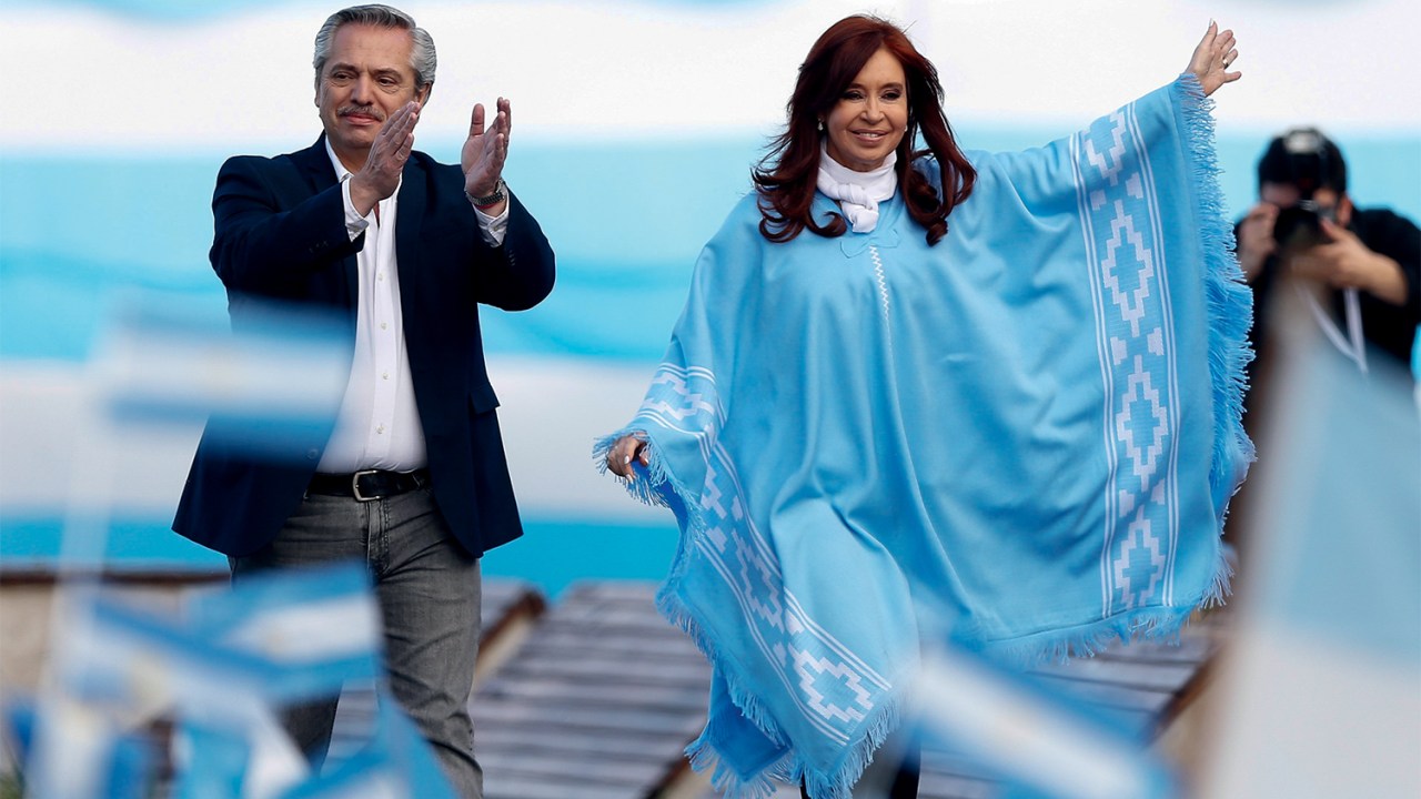 COMPOSIÇÃO - Cristina Kirchner: ela aceitou ser vice na Argentina -