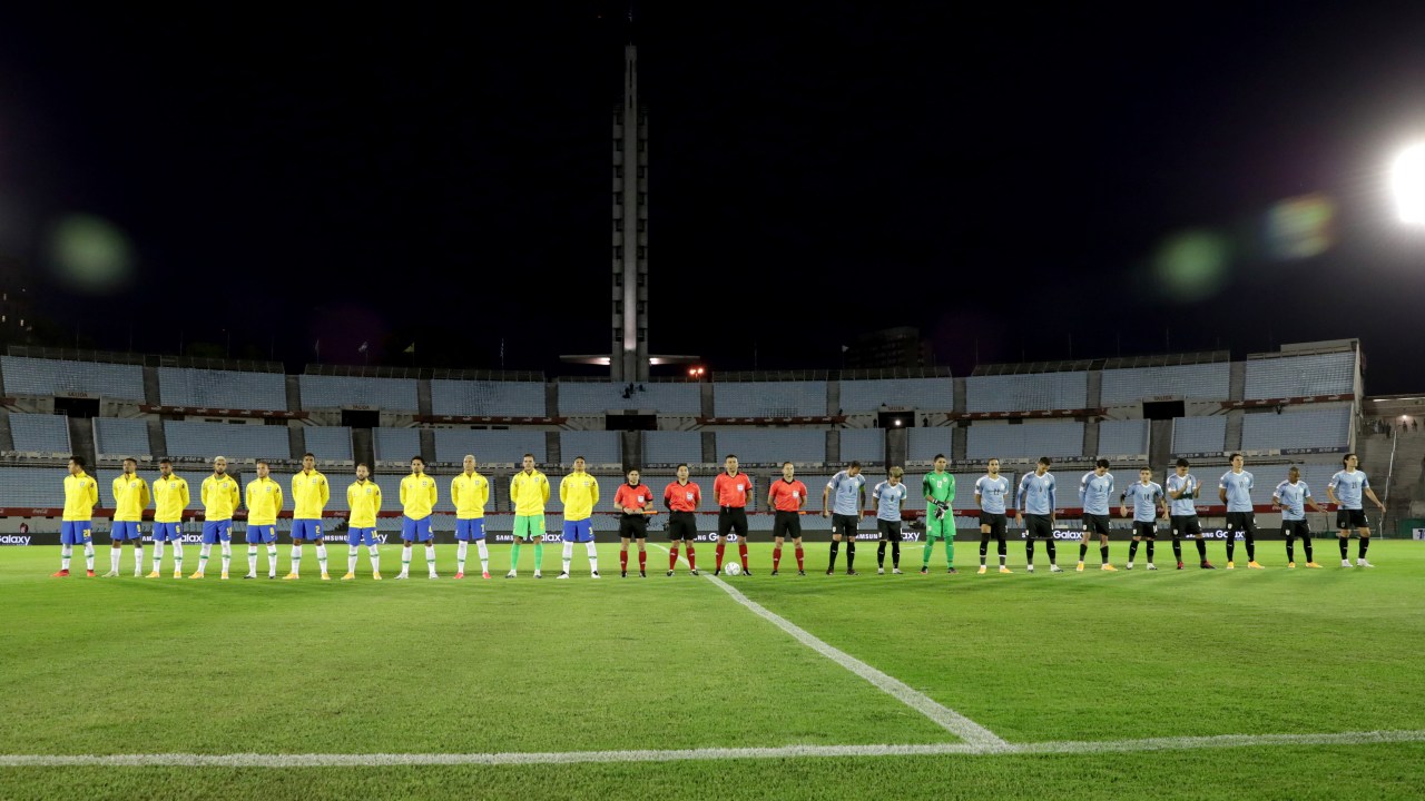 Brasil venceu o Uruguai por 2 a 0 no Estádio Centenário, em Montevidéu