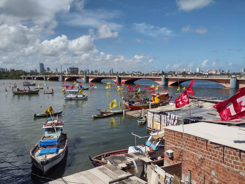 Embolada, eleição em Recife tem batalha campal por votos no último dia