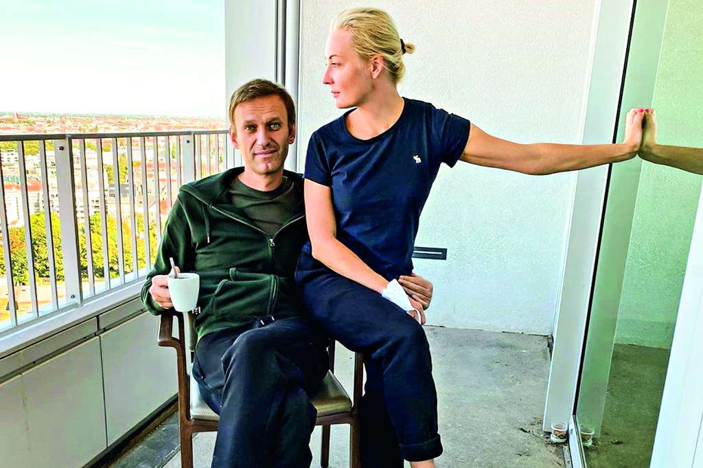 O ANTI-PUTIN - Navalny com a mulher, Yulia: “Achei que era o fim”, disse -