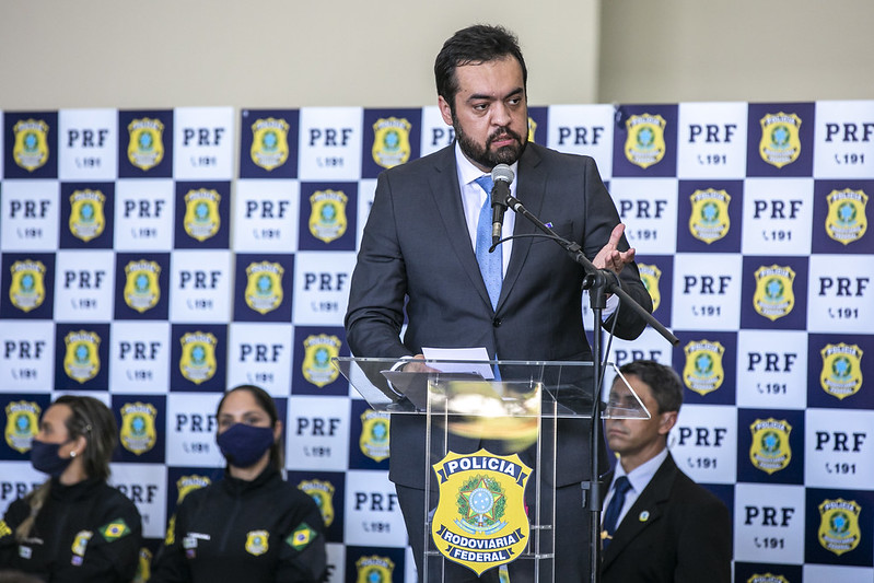 O Governador em exercício do Rio de Janeiro Cláudio Castro, participa junto ao Presidente Jair Bolsonaro de evento na Polícia Rodoviária Federal.