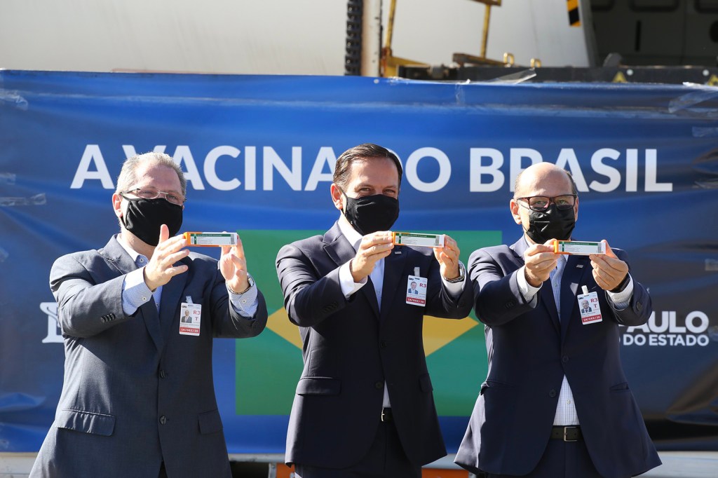 O Governador de São Paulo, João Doria, acompanha a chegada do novo lote da vacina do Butantan -