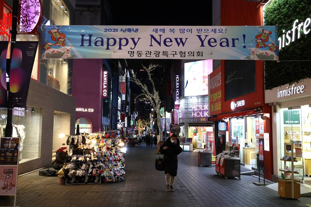 Ruas vazias na noite de Ano Novo em Seul, na Coreia do Sul