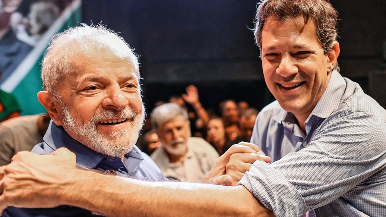 DERROCADA - Lula e Haddad: petistas não estão empolgando como antes -