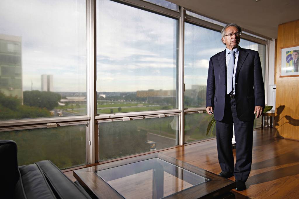 Ministério da Economia amanhece em meio a turbilhão