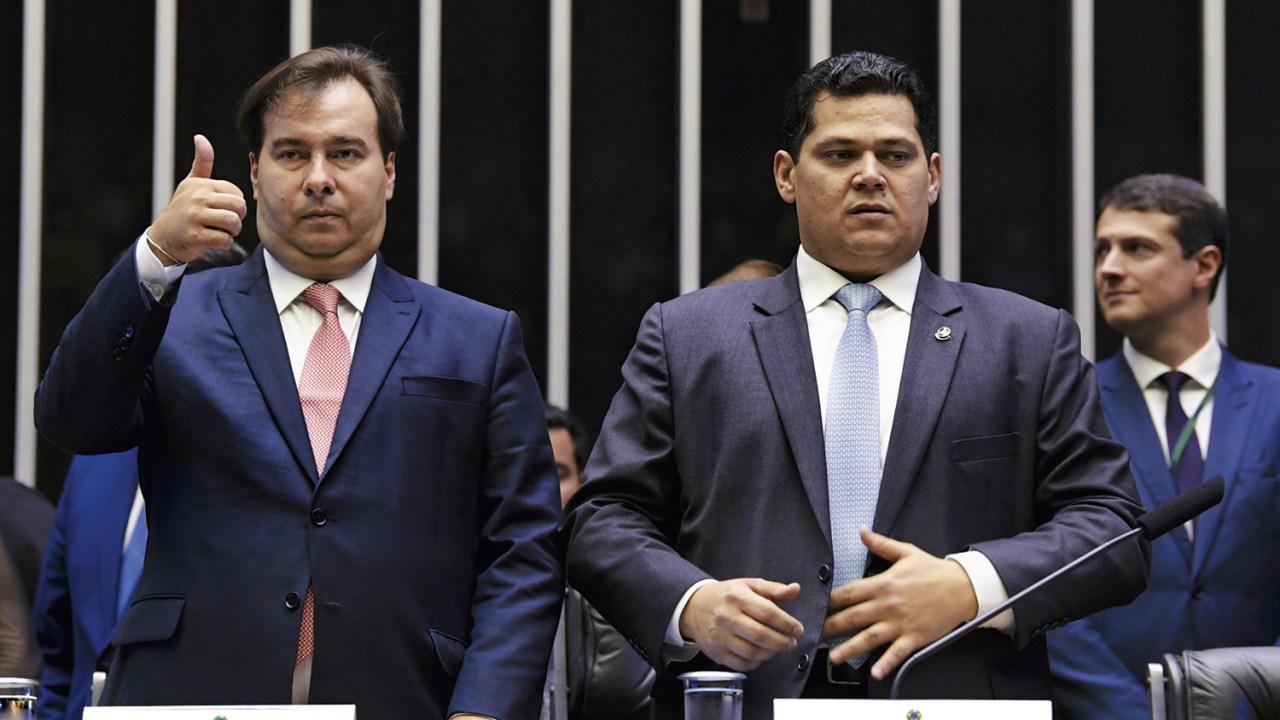 DERROTADOS - Maia e Alcolumbre: planos de reeleição interrompidos -