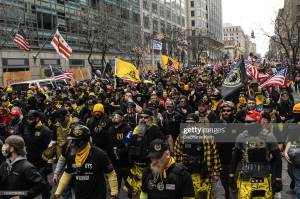 Membros do grupo de extrema direita Proud Boys durante passeata em Washington. 12/12/2020