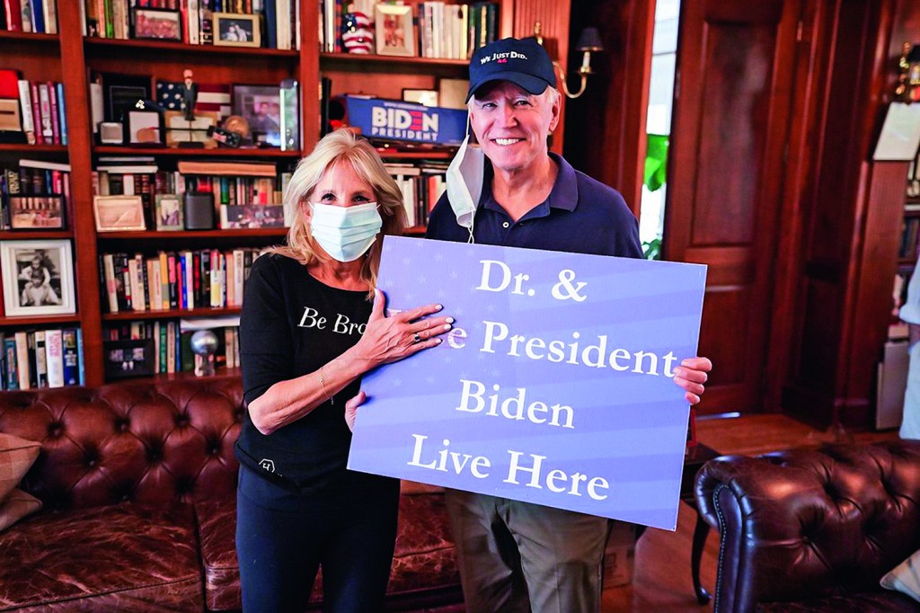 NADA IGUAL - Doutora Jill e o marido, Biden: promessa de pôr ordem na Casa Branca -