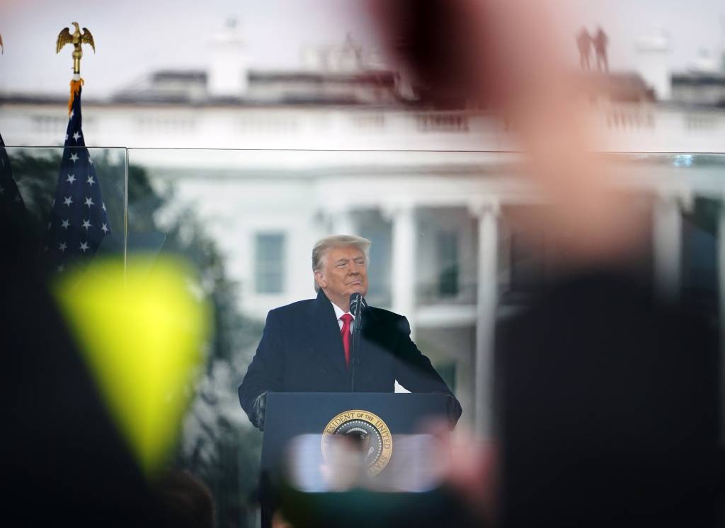 Trump monta lista de perdões que cita parentes e, possivelmente, ele mesmo 