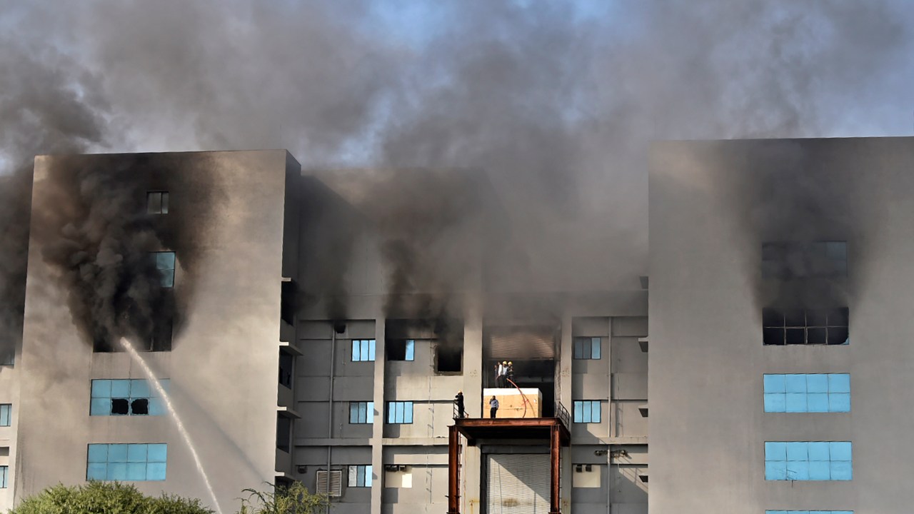 Incêndio no Serum Institute em Pune, na Índia - 21/01/2020