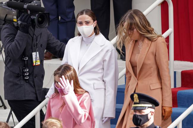 Joe Biden Sworn In As 46th President Of The United States At U.S. Capitol Inauguration Ceremony Naomi e Natalie Biden, netas de Joe Biden, na cerimônia de posse do avô - 20/01/2020