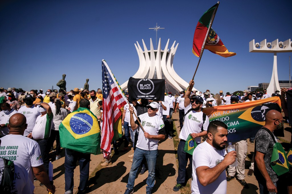 DIREITA, VOLVER - Manifestação bolsonarista em Brasília: exigência de retomada das pautas ideológicas -