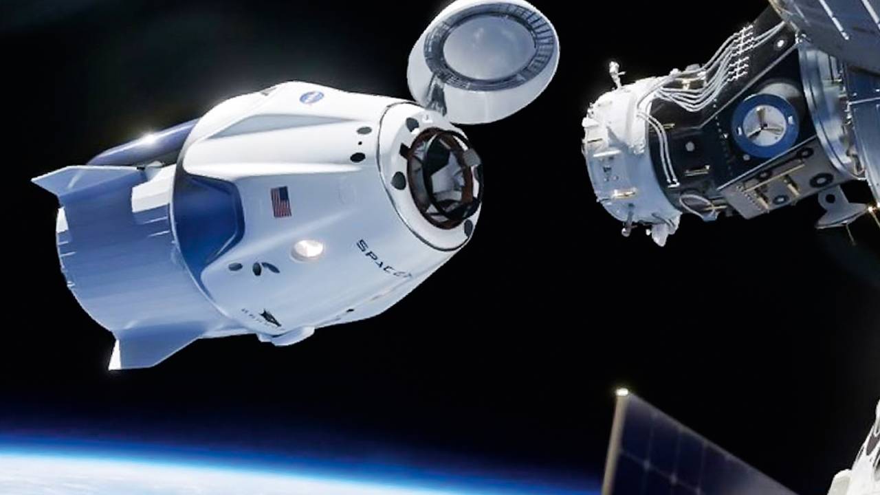 NAVE DA SPACEX - Empresas investem bilhões de dólares -