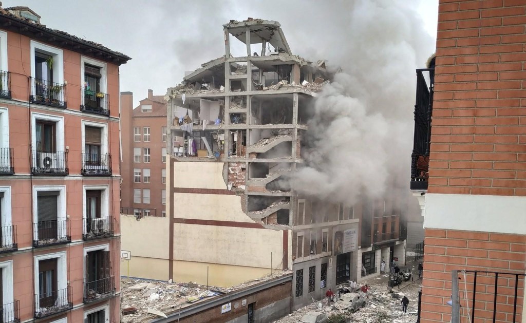 Explosão destroi prédio no Centro de Madri