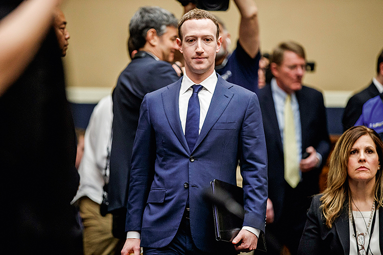 NO CONTROLE - Zuckerberg: o fundador do Facebook disse que não quer correr o risco de deixar Trump postar -