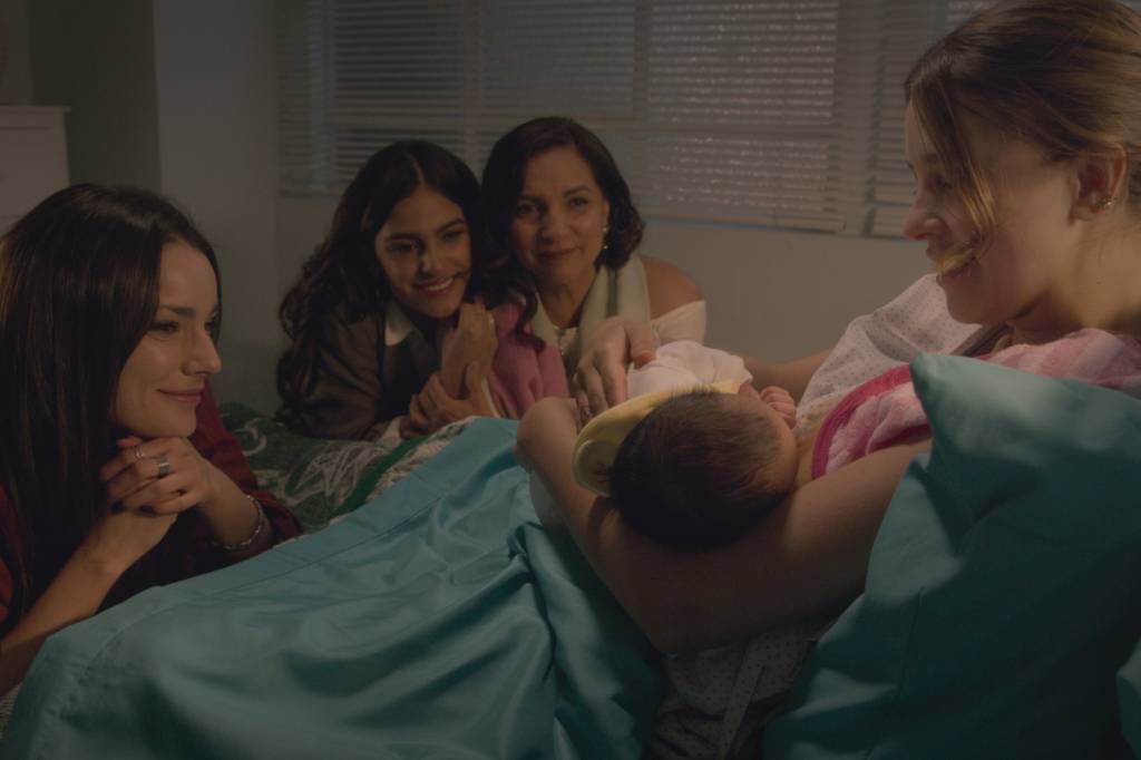 Madresolohaydos_Season1_Episode1_00_16_40_06_R Cena da série 'Mãe Só Tem Duas', da Netflix