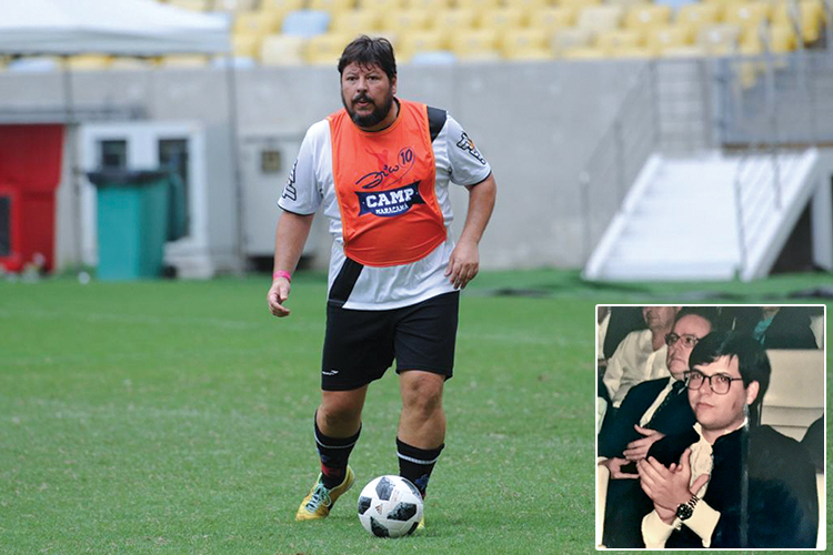 Procurador- EM DOIS ATOS - O novo procurador-geral do Rio dentro e fora de campo: jogando bola com a camisa do Vasco e na posse como promotor em 1995 (à dir.) -