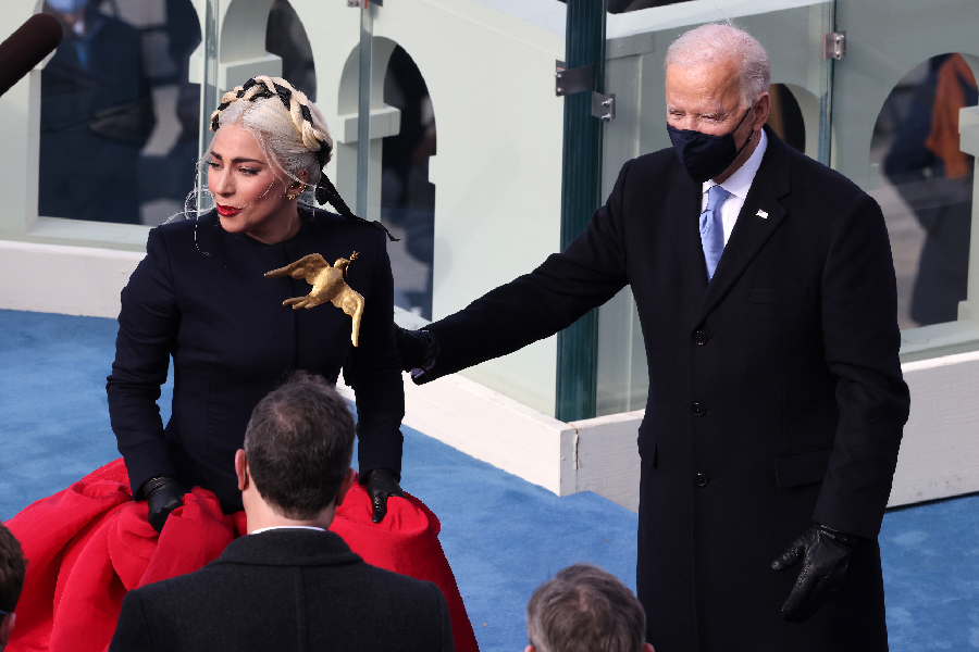 Lady Gaga e Joe Biden na posse do presidente americano