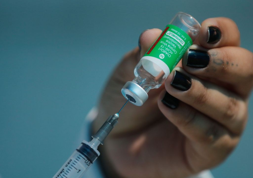 Anvisa recomenda suspensão do uso da Vacina de Oxford em grávidas