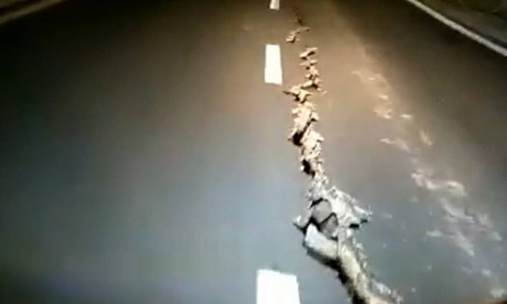 Terremoto rachou o asfalto ao meio na Rota 40, rodovia que liga a Argentina de Norte a Sul