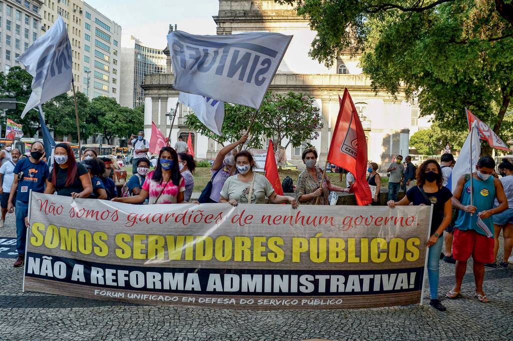 ESTADO MENOR - Servidores: a reforma administrativa, que ainda enfrenta resistência, é um dos primeiros itens da pauta -