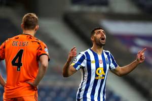 Mehdi Taremi, do Porto, celebra gol contra a Juventus -