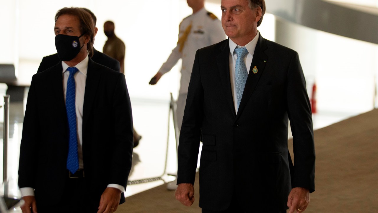 Presidente Jair Bolsonaro e presidente do Uruguai, Luis Lacalle Pou, em Brasília. 03/02/2021