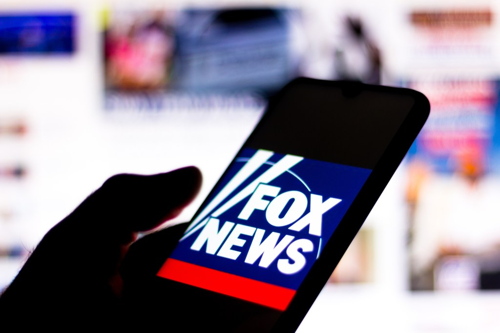 Fox News foi apenas o terceiro canal mais assisitido em janeiro de 2021 nos EUA, sua pior posição desde 2001