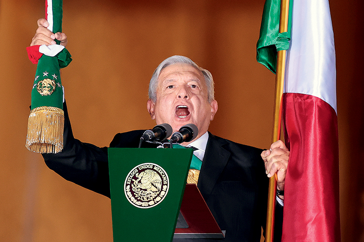 ENGANADOR - López Obrador: a pandemia se dissemina, a economia está em frangalhos, mas ele continua popular -