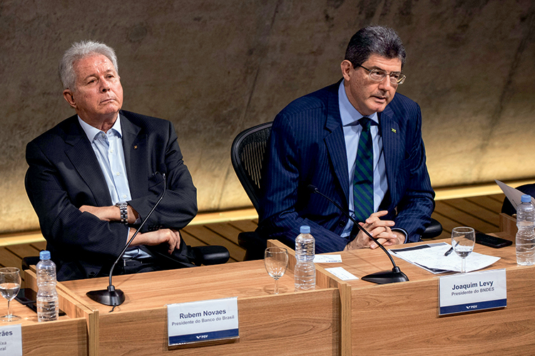 BNDES – EVENTO NA FGV – NOVA ECONOMIA LIBERAL – MESA DE ABERTURA CHICAGO OLDIES - Rubem Novaes e Joaquim Levy, ex-BB e ex-BNDES: baixas anteriores da turma original de Paulo Guedes -