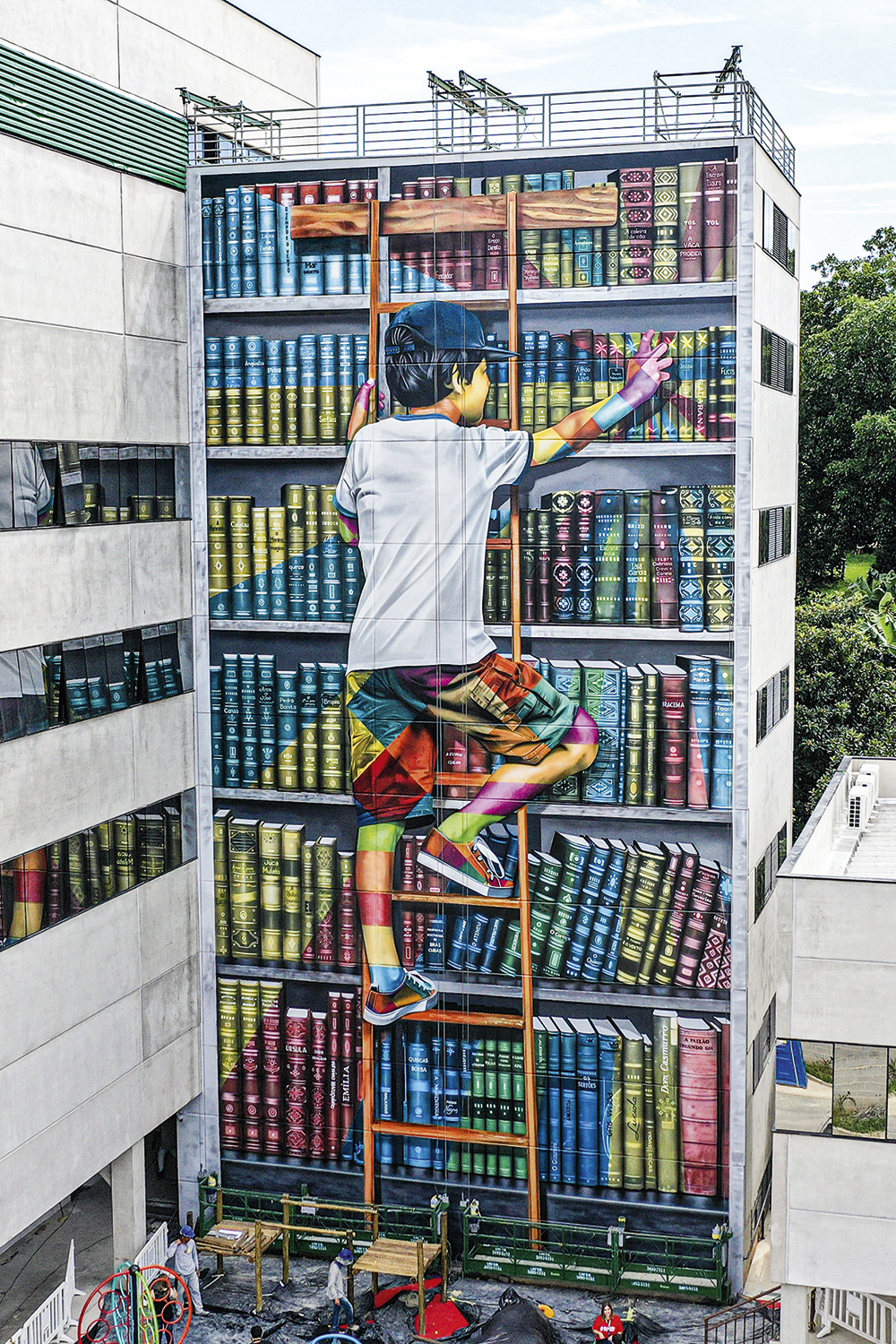 EDUCAÇÃO - O novo trabalho: garotinho na biblioteca celebra escola pública -