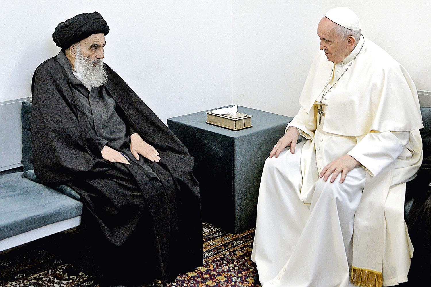 Papa Francisco e rã-aiatolá Ali Sistani -