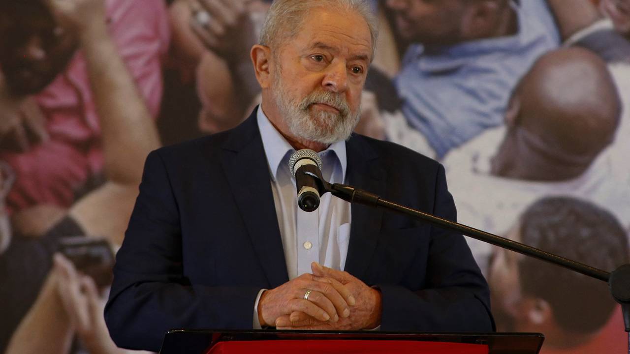 Lula durante entrevista coletiva no Sindicato dos Metalúrgicos, em São Bernardo do Campo -