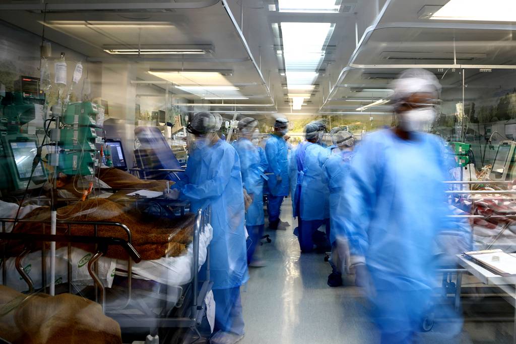 Covid: Apesar do alto índice, Brasil registra 1ª queda nas mortes no ano