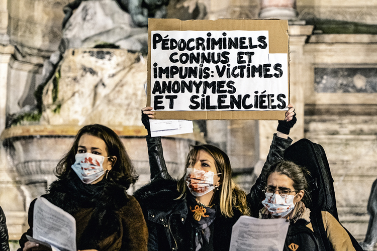 ESCÂNDALO - Mulheres francesas protestam contra Matzneff: livro bombástico -