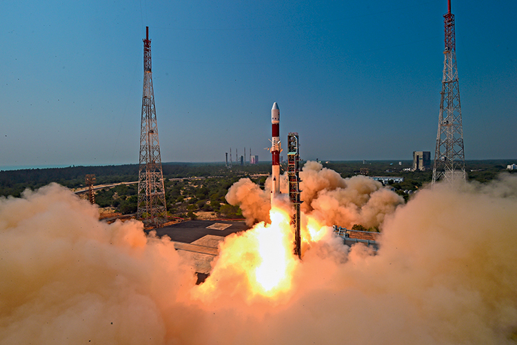 RUMO AO ESPAÇO - O foguete com o primeiro satélite brasileiro decola da Índia: início de uma nova era de monitoramento -