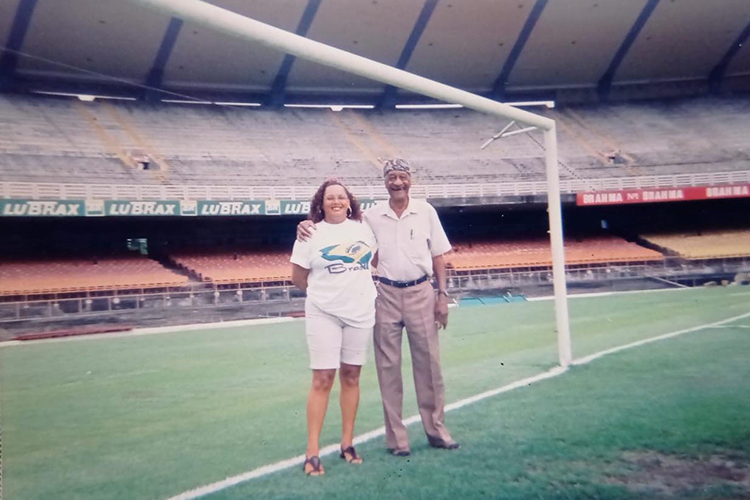 Barbosa e Tereza juntos no Maracanã, em 1996 –