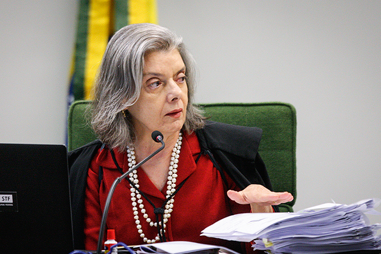 Minister Carmen Lucia -