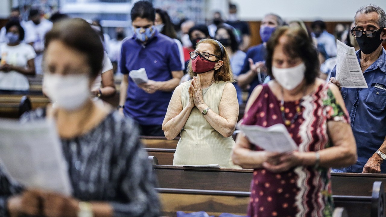 ESPERANÇA - Igreja no Rio de Janeiro: a maioria dos brasileiros relata que passou a rezar mais durante a crise -