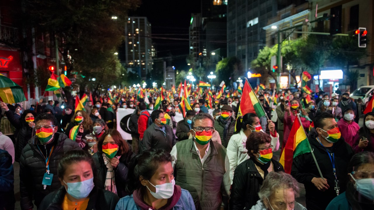 Centenas de manifestantes protestam em La Paz, Bolívia - 15/03/2021