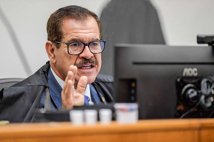 CONTRA-ATAQUE - Humberto Martins: procedimento sigiloso para apurar suposta ação ilegal de procuradores de Curitiba -