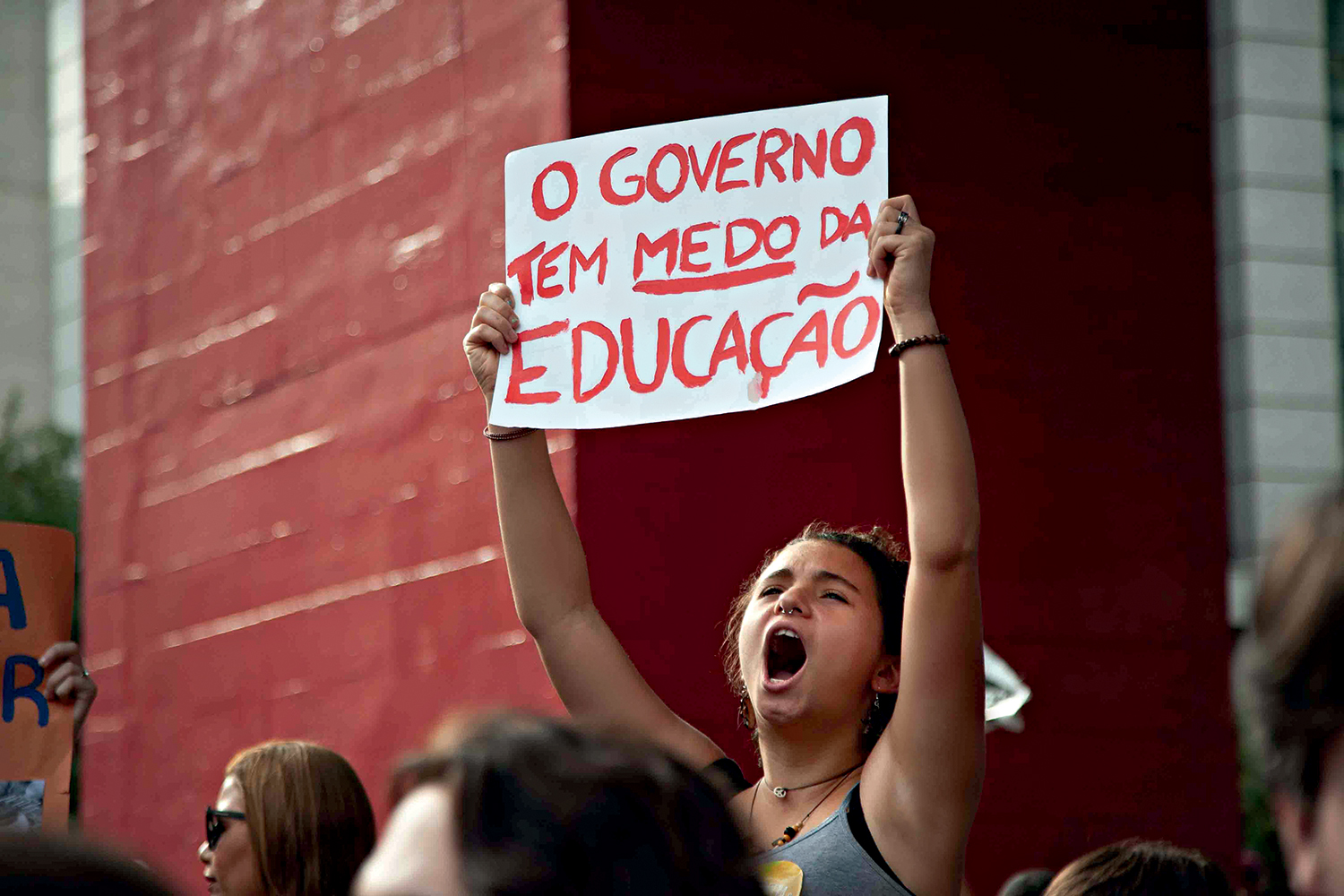 REAÇÃO - Protesto de estudantes: contra a escolha de reitores alinhados com o Planalto -