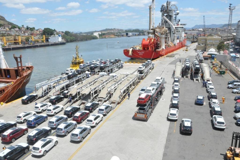 Tarcísio quer leiloar 17 terminais, além de concessão do porto de Vitória