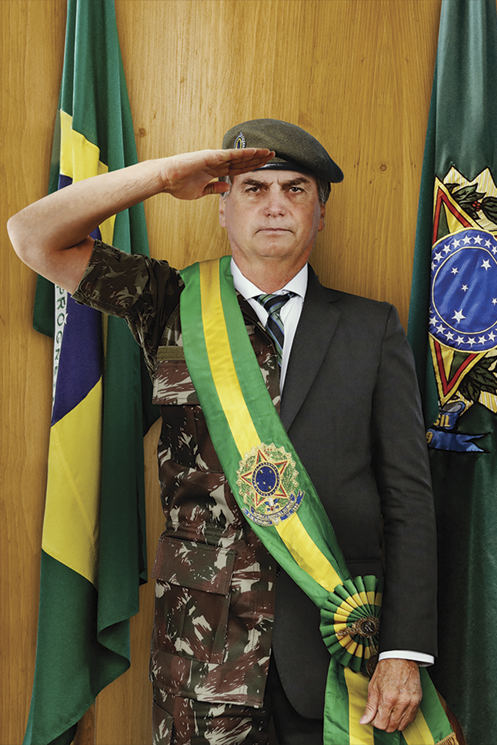 IMAGEM - Bolsonaro: a população o vê mais como militar do que como civil -