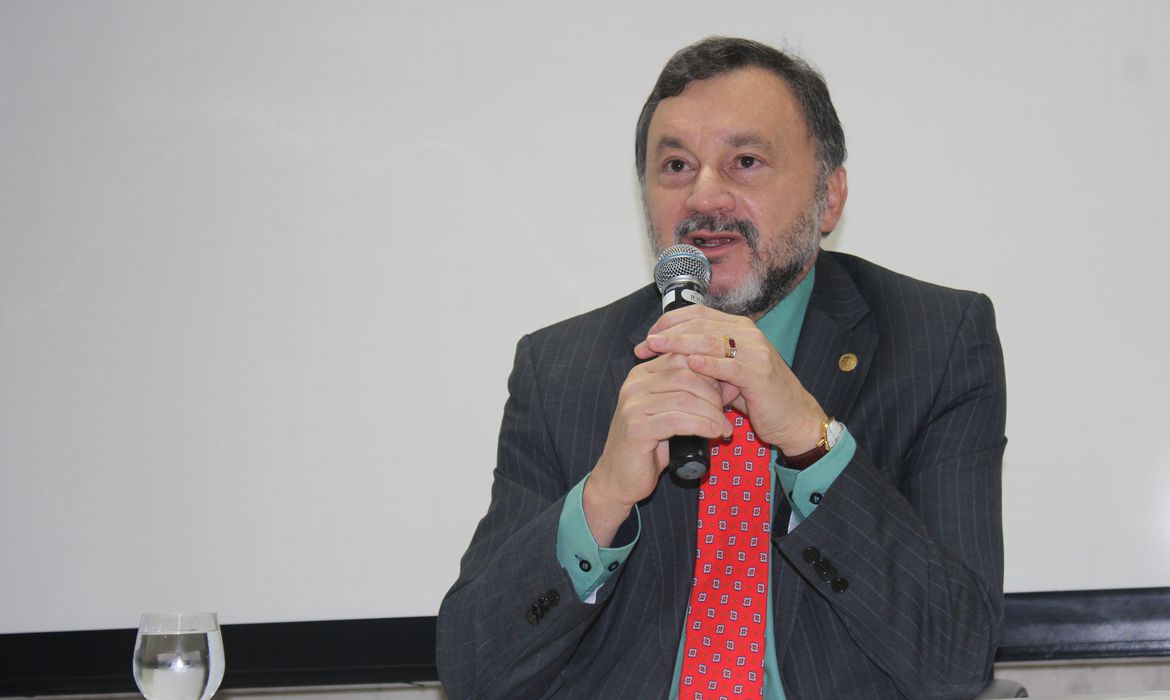 Ministro do TST Walmir Oliveira