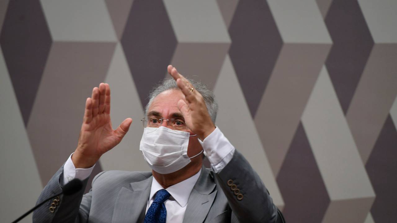 Rennan Calheiros durante CPI da Covid, em Brasília -